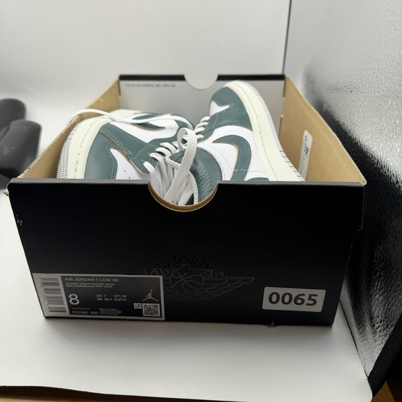 **NEW Nike Air Jordan 1 LOW SE Oxidized Green White FQ7687 300 Men's Sz 8 Shoes - Picture 9 of 10